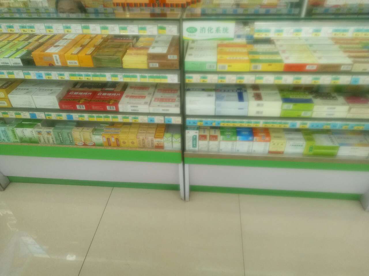 左侧没有钢条加钢条